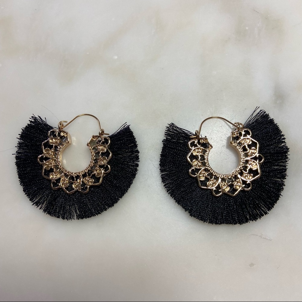 🐚 Black boho fringe earrings